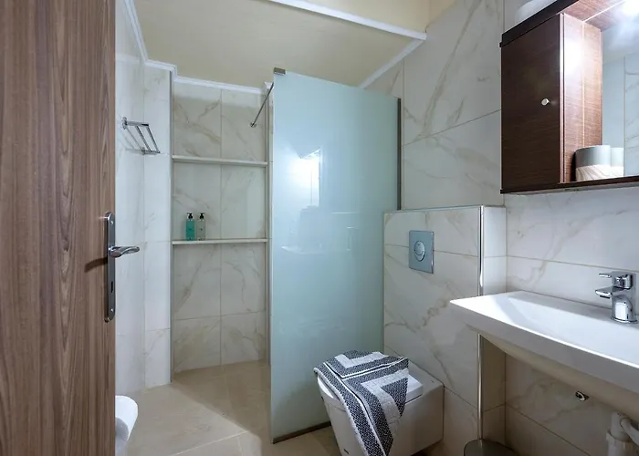 Spot Beach, Food & Coffee Nearby Apartment