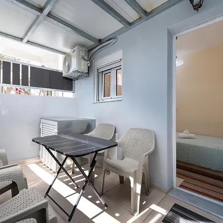 Spot Beach, Food & Coffee Nearby بلدة كوس