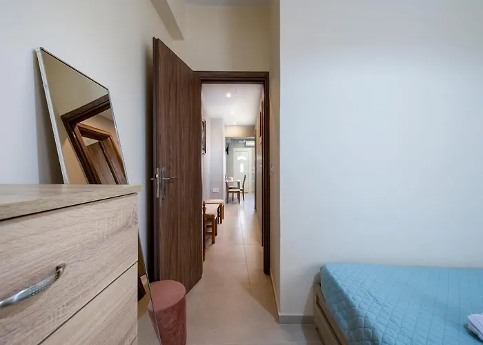 Spot Beach, Food & Coffee Nearby شقة