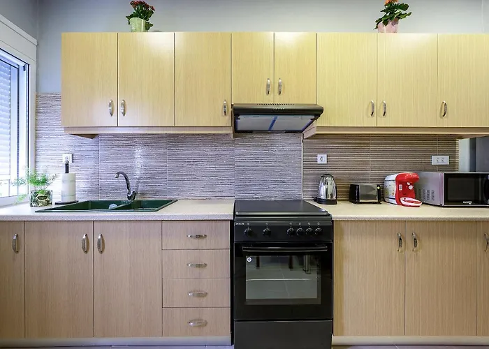 Spot Beach, Food & Coffee Nearby * بلدة كوس